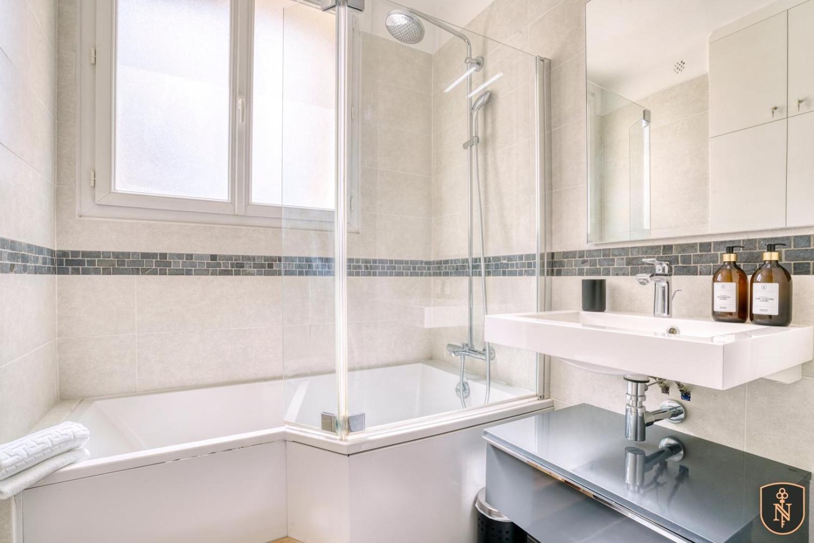 Appartamento La Casa Bella — Chic & Modern Downtown Caen Esterno foto